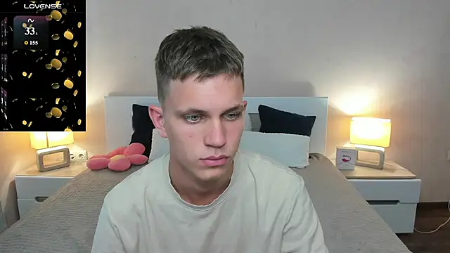 Snapshot of m0neyken chatting on June 2026 05:45:01 AM m0neyken online show from June 2026 05:45:01 AM