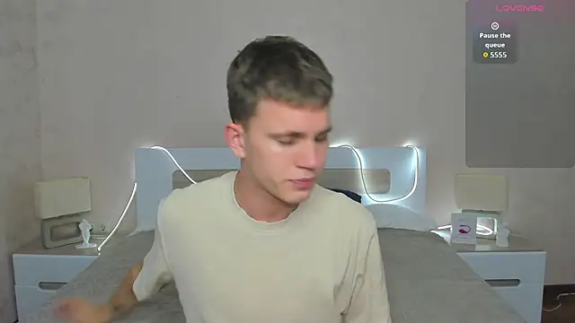 Snapshot of m0neyken chatting on July 2026 02:18:01 AM m0neyken online show from July 2026 02:18:01 AM