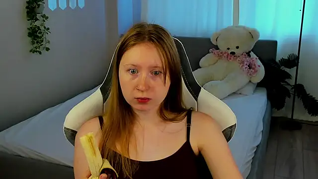 Snapshot of LiliTiny chatting on August 2026 03:32:02 AM LiliTiny online show from August 2026 03:32:02 AM