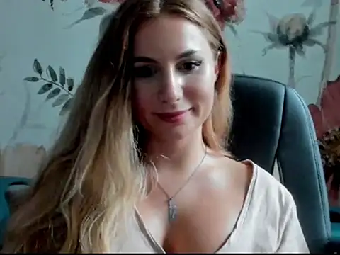 Snapshot of SweetLissi chatting on August 2026 05:15:01 PM SweetLissi online show from August 2026 05:15:01 PM