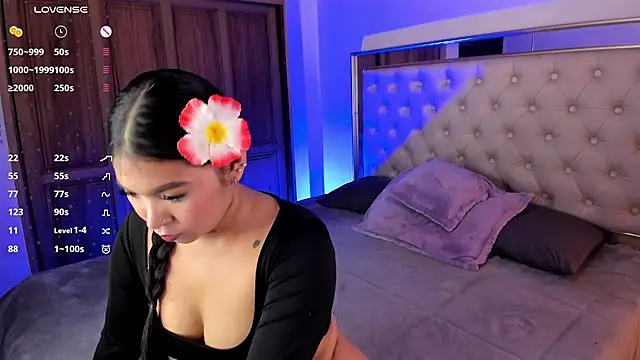 Snapshot of miss_alice_jones chatting on July 2026 08:59:01 PM miss alice jones online show from July 2026 08:59:01 PM