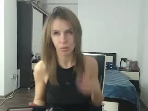 DedeSibel online show from February 2025 10:23:02 AM