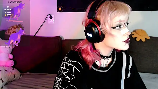 Snapshot of meow_nicole chatting on July 2026 06:59:01 PM meow nicole online show from July 2026 06:59:01 PM