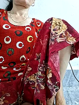 Snapshot of Mammi_x chatting on June 2026 01:47:02 AM Mammi x online show from June 2026 01:47:02 AM