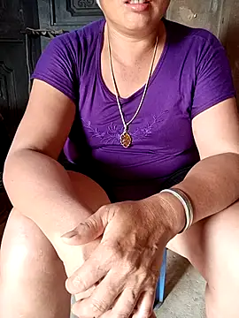 Snapshot of NyloveSquirt chatting on June 2026 08:41:01 AM NyloveSquirt online show from June 2026 08:41:01 AM