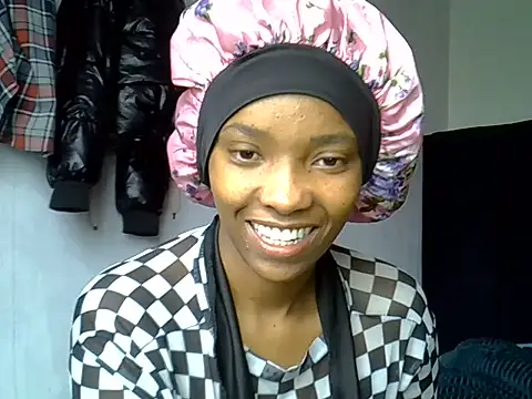 Snapshot of pretty_jaz chatting on June 2026 07:40:01 AM pretty jaz online show from June 2026 07:40:01 AM