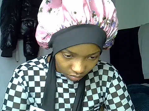 Snapshot of pretty_jaz chatting on June 2026 06:29:01 AM pretty jaz online show from June 2026 06:29:01 AM