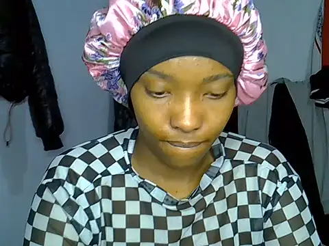 Snapshot of pretty_jaz chatting on June 2026 05:19:02 PM pretty jaz online show from June 2026 05:19:02 PM