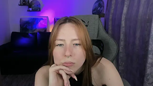 Snapshot of DamnWitchh chatting on July 2026 11:18:01 AM DamnWitchh online show from July 2026 11:18:01 AM