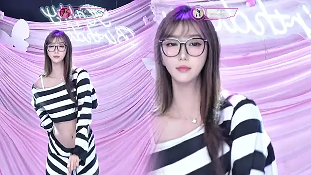 Snapshot of Goddess--001 chatting on August 2026 11:23:02 AM Goddess--001 online show from August 2026 11:23:02 AM