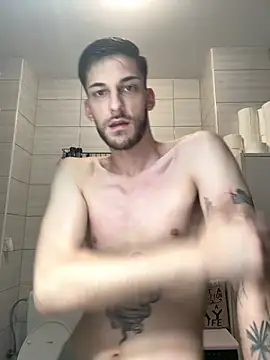 Snapshot of skinnytwink2008 chatting on June 2026 08:46:02 AM skinnytwink2008 online show from June 2026 08:46:02 AM