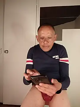 Snapshot of AlekNoir chatting on August 2026 03:32:02 AM AlekNoir online show from August 2026 03:32:02 AM