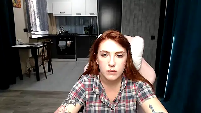 Reginasmilee online show from October 2025 01:20:01 PM