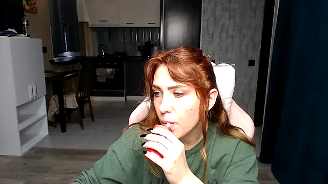 Reginasmilee online show from October 2025 07:28:02 AM