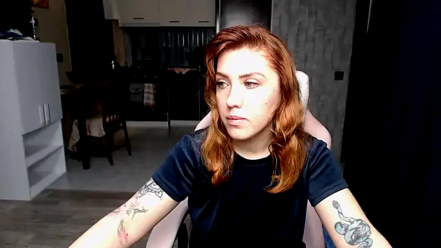 Reginasmilee online show from October 2025 11:03:02 PM