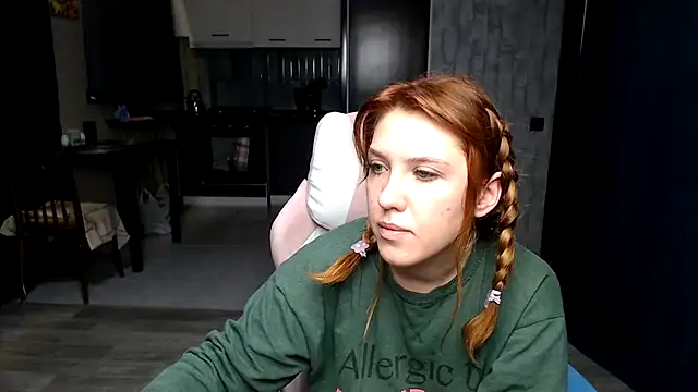 Reginasmilee online show from October 2025 11:16:02 PM