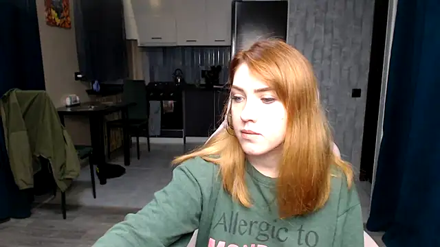 Reginasmilee online show from November 2025 01:19:02 AM