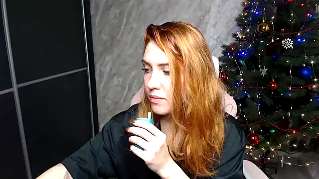 Reginasmilee online show from December 2025 11:39:02 AM