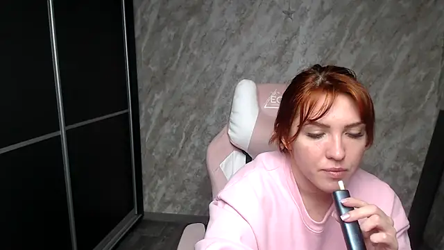 Reginasmilee online show from February 2026 02:11:02 PM