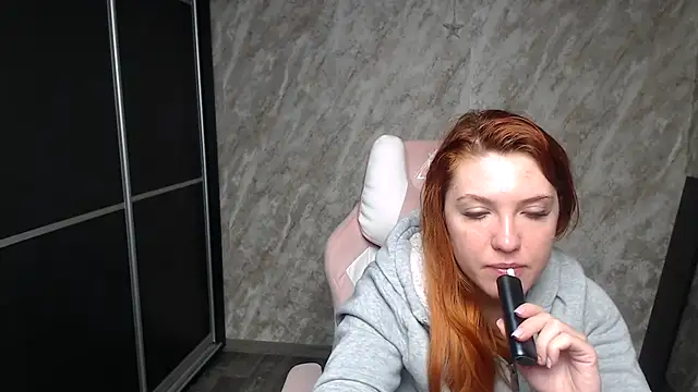 Reginasmilee online show from February 2026 12:20:02 PM