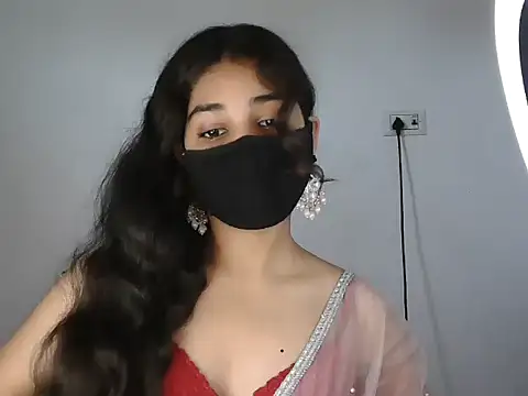 Snapshot of Cute_Riyaa_ chatting on July 2026 06:16:02 AM Cute Riyaa online show from July 2026 06:16:02 AM