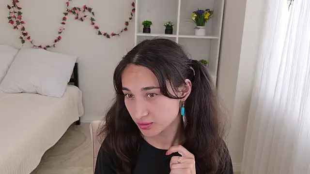 Snapshot of Eleonora_Sun chatting on July 2026 01:18:01 PM Eleonora Sun online show from July 2026 01:18:01 PM