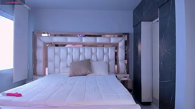 SarahPreston online show from March 2025 06:33:01 PM