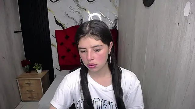 Snapshot of lyssa_blue chatting on June 2026 12:37:01 PM lyssa blue online show from June 2026 12:37:01 PM