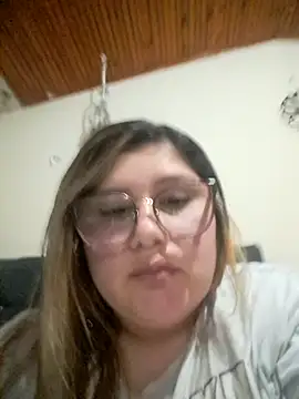 Snapshot of violettcelestt chatting on June 2026 12:33:02 AM violettcelestt online show from June 2026 12:33:02 AM