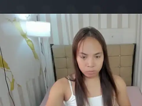 Snapshot of EllieTan chatting on June 2026 04:28:01 AM EllieTan online show from June 2026 04:28:01 AM