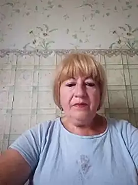 Snapshot of EmmaSwan555 chatting on July 2026 02:41:01 PM EmmaSwan555 online show from July 2026 02:41:01 PM