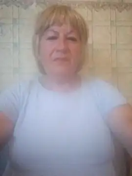Snapshot of EmmaSwan555 chatting on July 2026 05:04:02 PM EmmaSwan555 online show from July 2026 05:04:02 PM