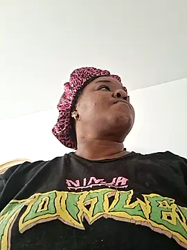 Snapshot of princessZazafire chatting on July 2026 06:02:02 PM princessZazafire online show from July 2026 06:02:02 PM