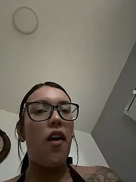 shantalgray   online show from June 2026 11:09:01 PM