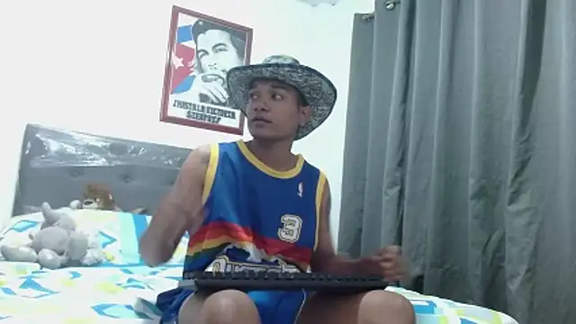 Snapshot of bronx_11in chatting on June 2026 01:54:01 AM bronx 11in online show from June 2026 01:54:01 AM