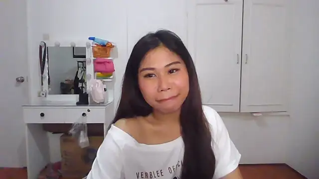 CathleenLaurole online show from June 2026 05:52:02 AM