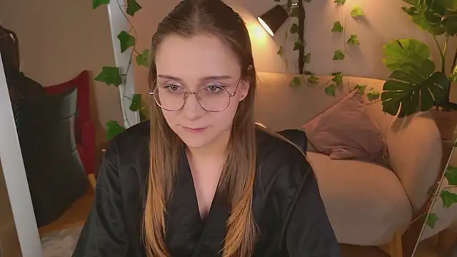 Snapshot of HollyWheeler chatting on July 2026 09:10:01 PM HollyWheeler online show from July 2026 09:10:01 PM