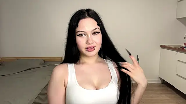 honeywhiff online show from June 2026 06:02:01 PM