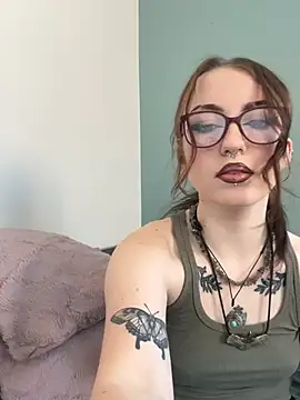Snapshot of Ellie_Whitfield chatting on July 2026 02:23:01 PM Ellie Whitfield online show from July 2026 02:23:01 PM
