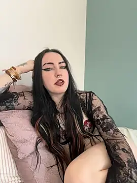 Snapshot of Ellie_Whitfield chatting on July 2026 12:43:01 PM Ellie Whitfield online show from July 2026 12:43:01 PM