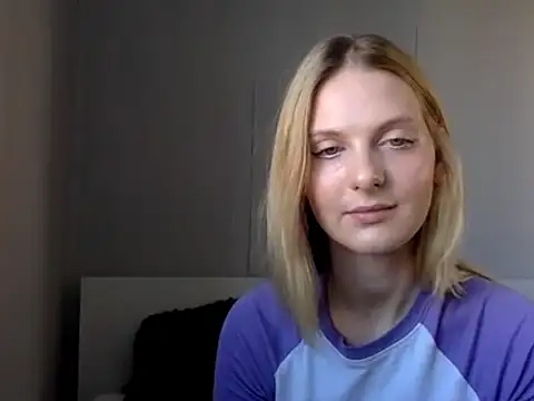 Snapshot of CassieHeart chatting on July 2026 12:44:01 PM CassieHeart online show from July 2026 12:44:01 PM