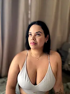 AliceStarshine online show from November 2025 12:16:01 PM