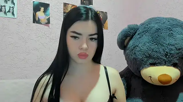 Snapshot of Alina9732 chatting on July 2026 01:03:02 PM Alina9732 online show from July 2026 01:03:02 PM