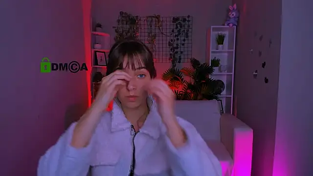 elodie crystal online show from July 2026 09:18:01 AM