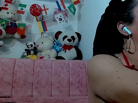 Snapshot of caticatrina_ chatting on July 2026 02:13:02 AM caticatrina online show from July 2026 02:13:02 AM