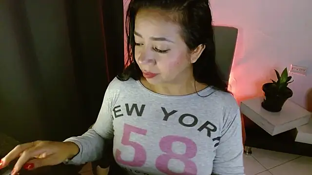 lispetite online show from February 2026 06:35:01 AM