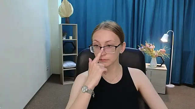 Snapshot of AlonaGolembeski chatting on July 2026 05:12:02 AM AlonaGolembeski online show from July 2026 05:12:02 AM