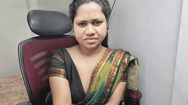Snapshot of Shakina_begam43 chatting on July 2026 05:15:01 PM Shakina begam43 online show from July 2026 05:15:01 PM