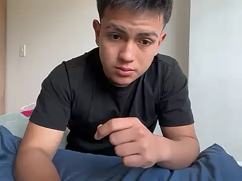 Santiagomg  online show from July 2026 06:32:01 PM