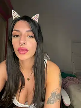 Snapshot of SuciaEstrella chatting on July 2026 03:31:02 AM SuciaEstrella online show from July 2026 03:31:02 AM